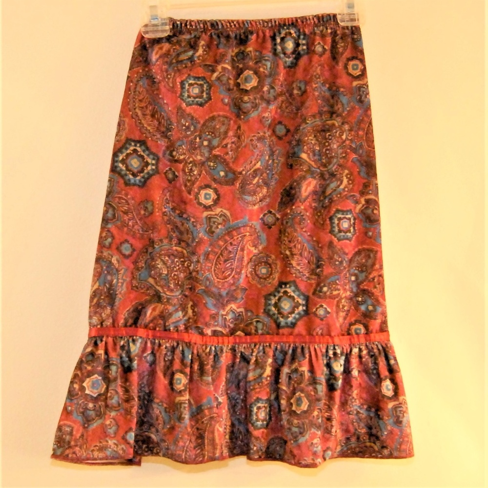 Ruffled Girls Velvet-Like Skirt